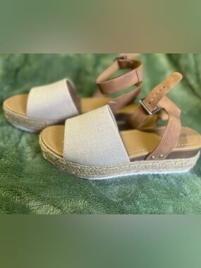 Soda Beige Canvas Espadrille Platform Sandals with Tan Ankle Wrap